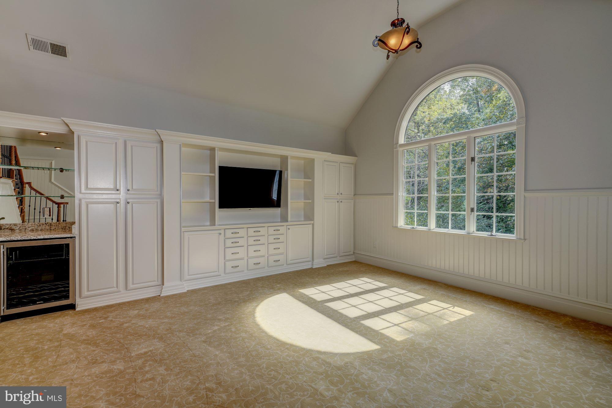 FALCON RIDGE - Residential