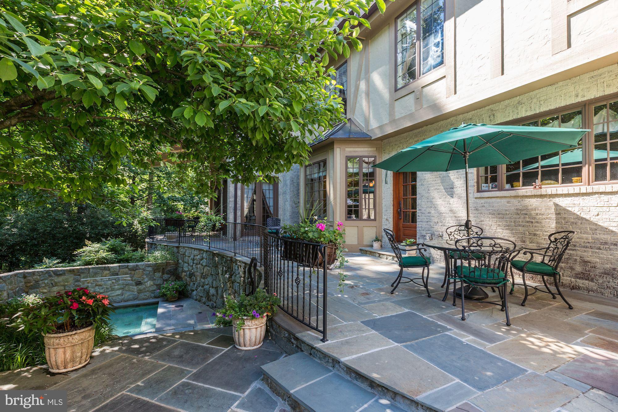 FALCON RIDGE - Residential