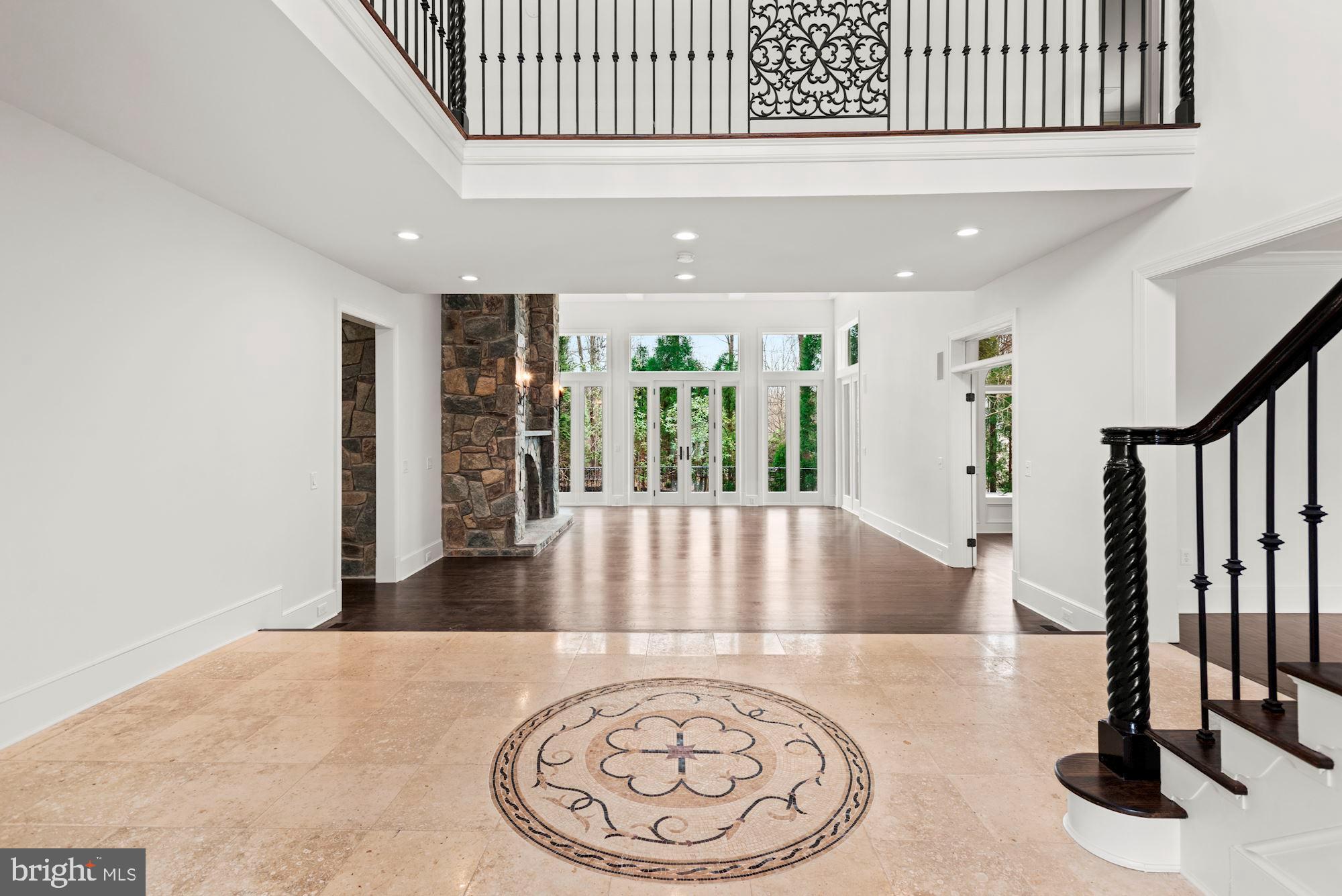 FALCON RIDGE - Residential