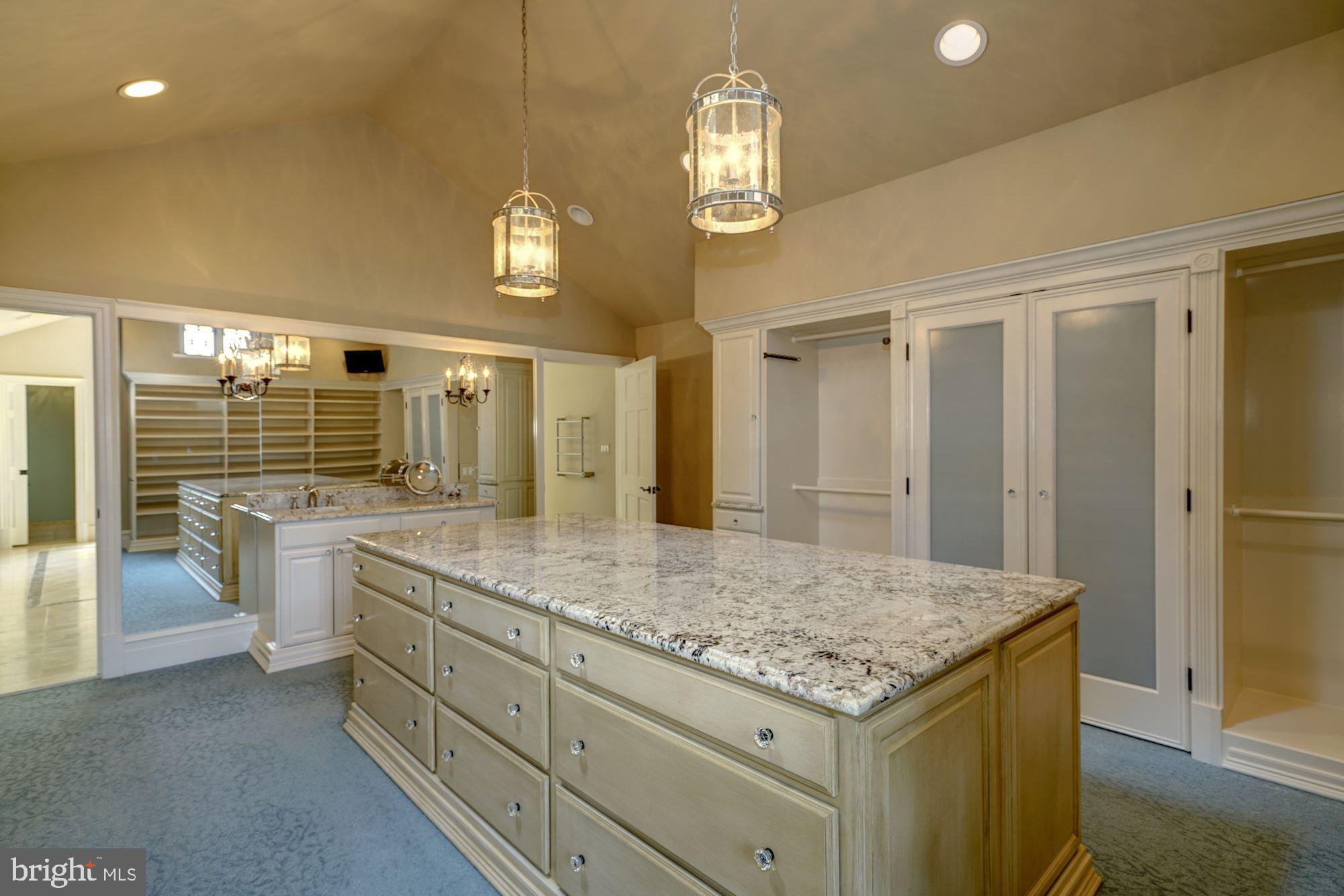 FALCON RIDGE - Residential