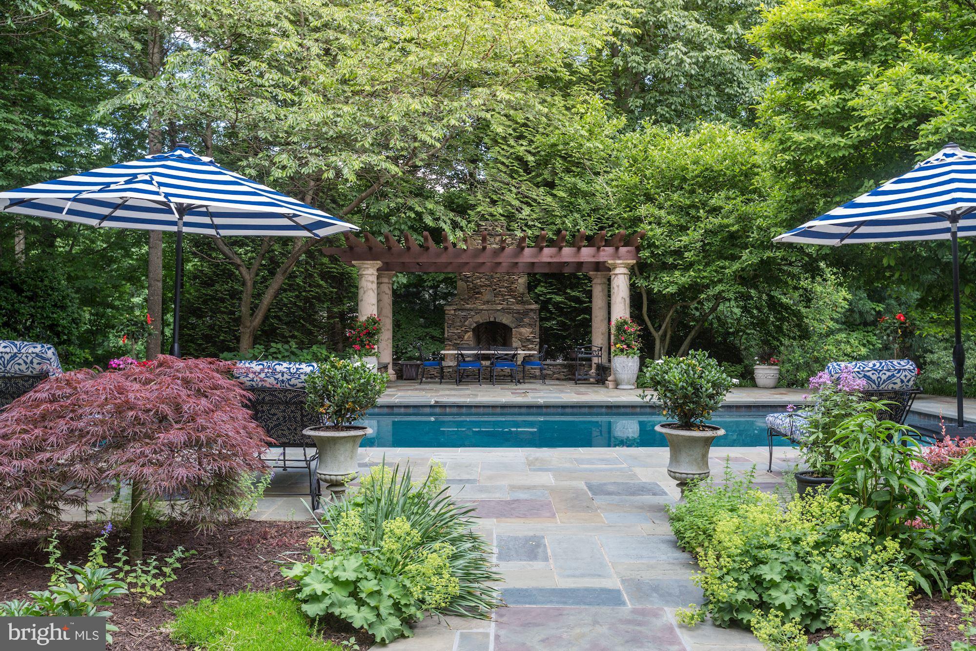 FALCON RIDGE - Residential