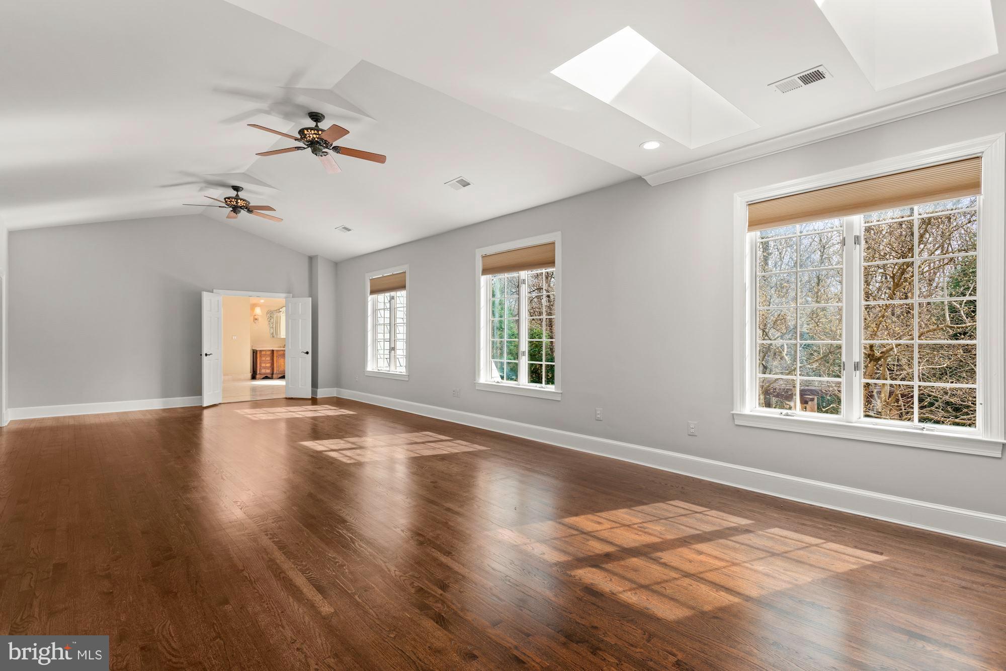 FALCON RIDGE - Residential