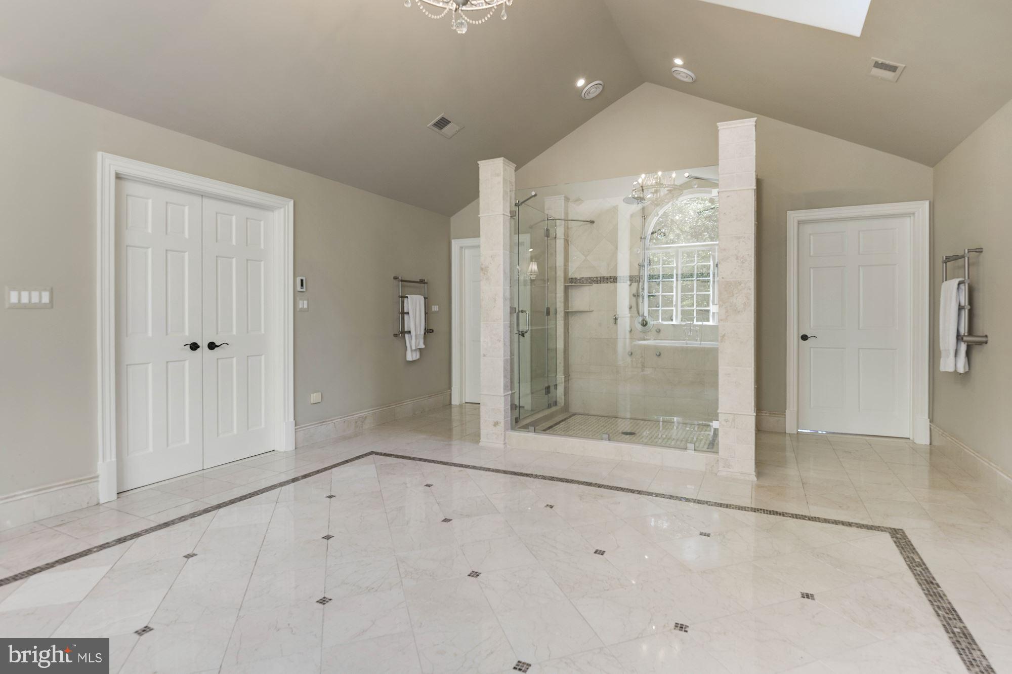 FALCON RIDGE - Residential