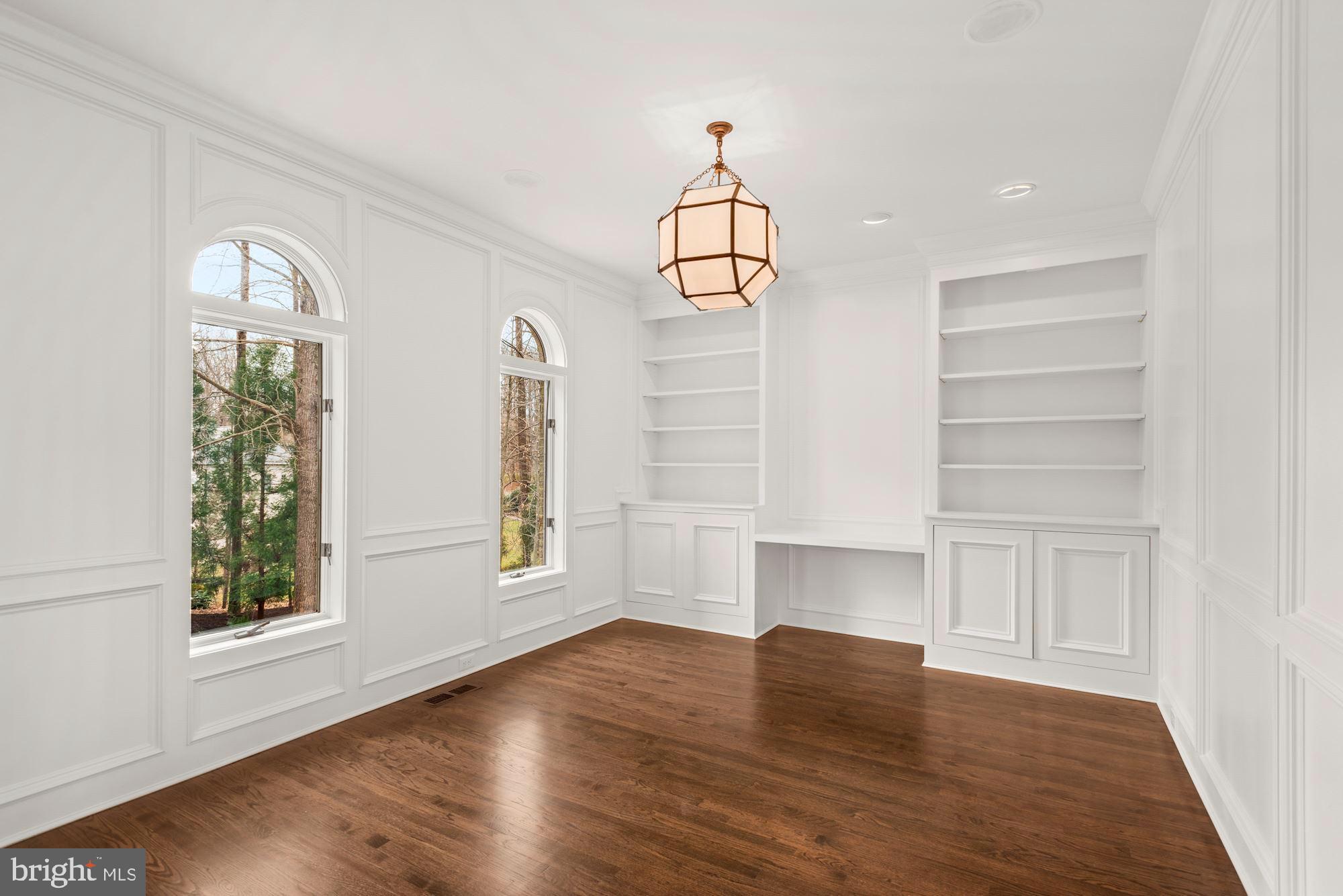 FALCON RIDGE - Residential