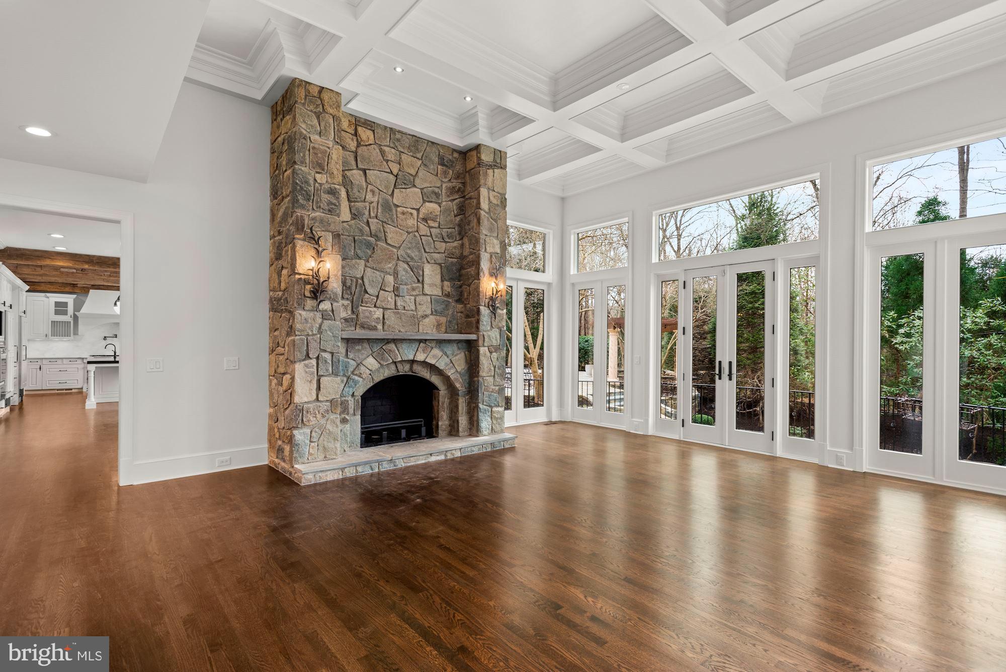 FALCON RIDGE - Residential