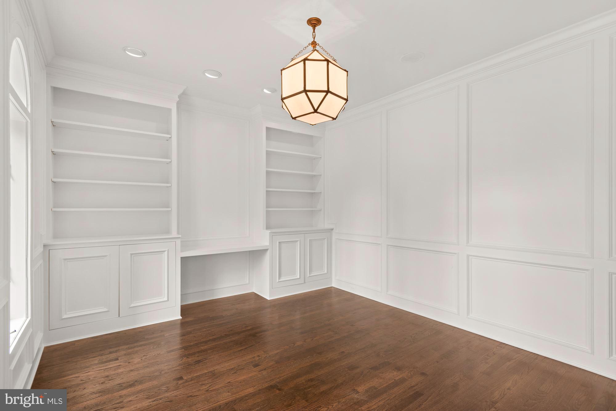 FALCON RIDGE - Residential