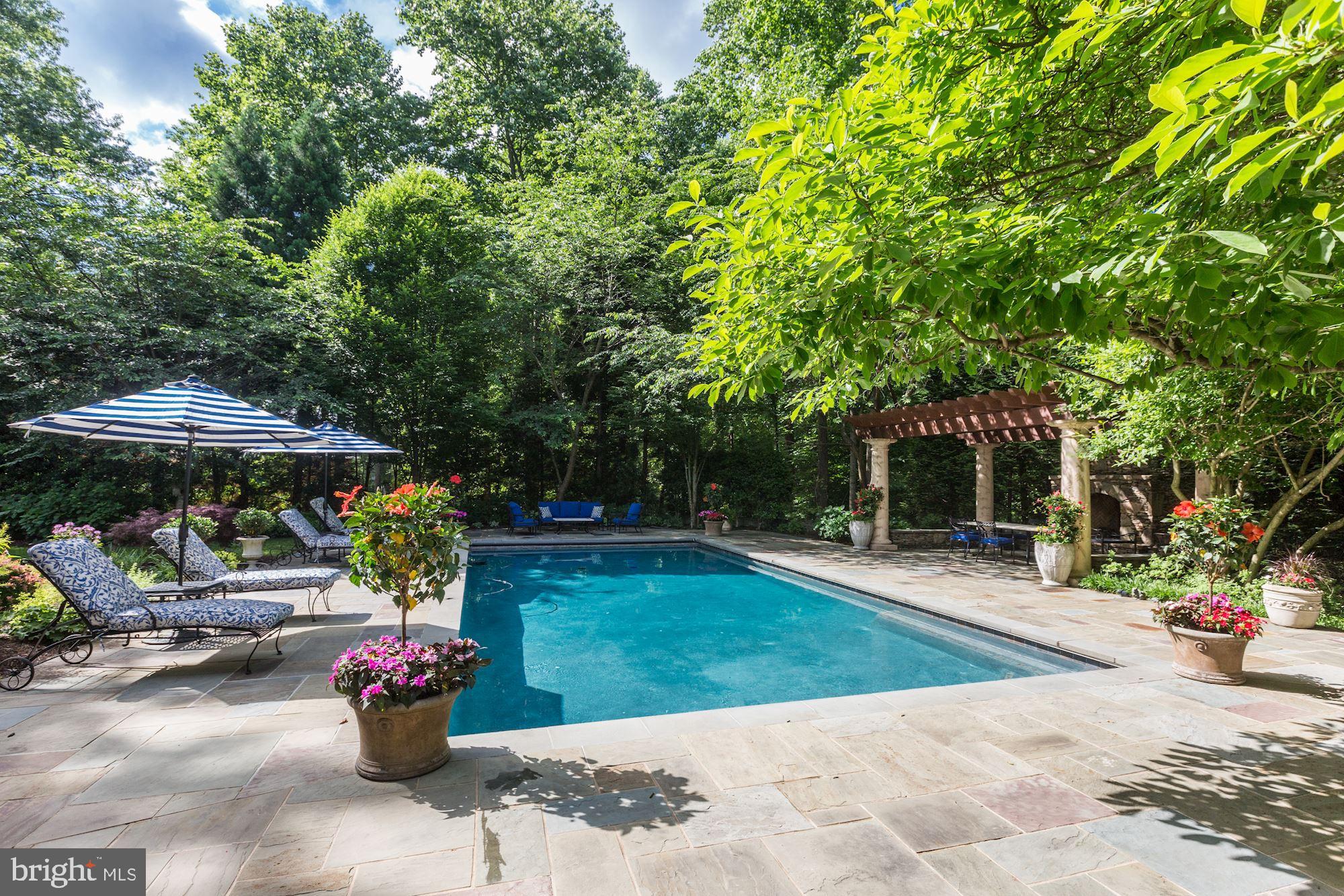 FALCON RIDGE - Residential