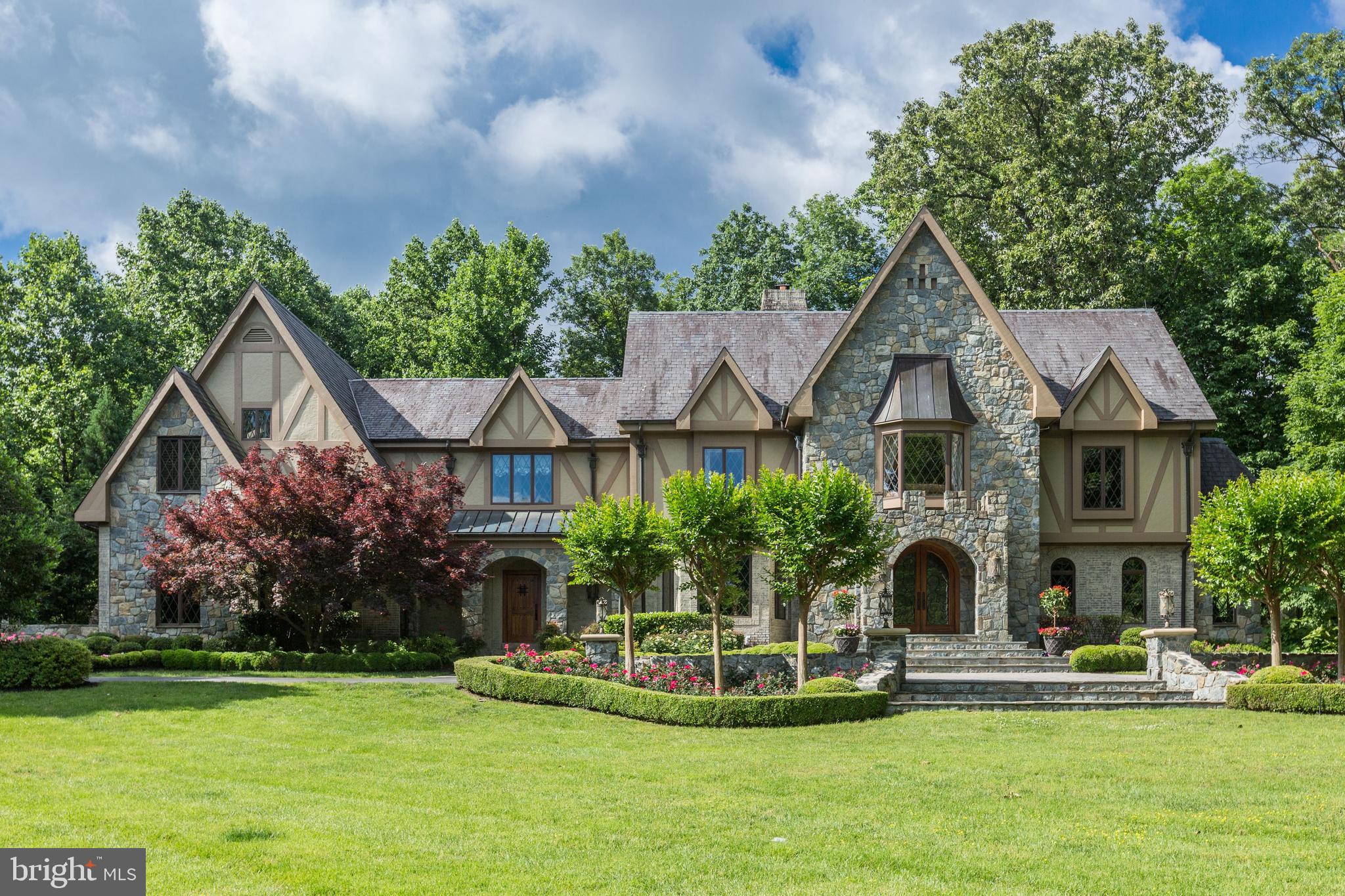 FALCON RIDGE - Residential