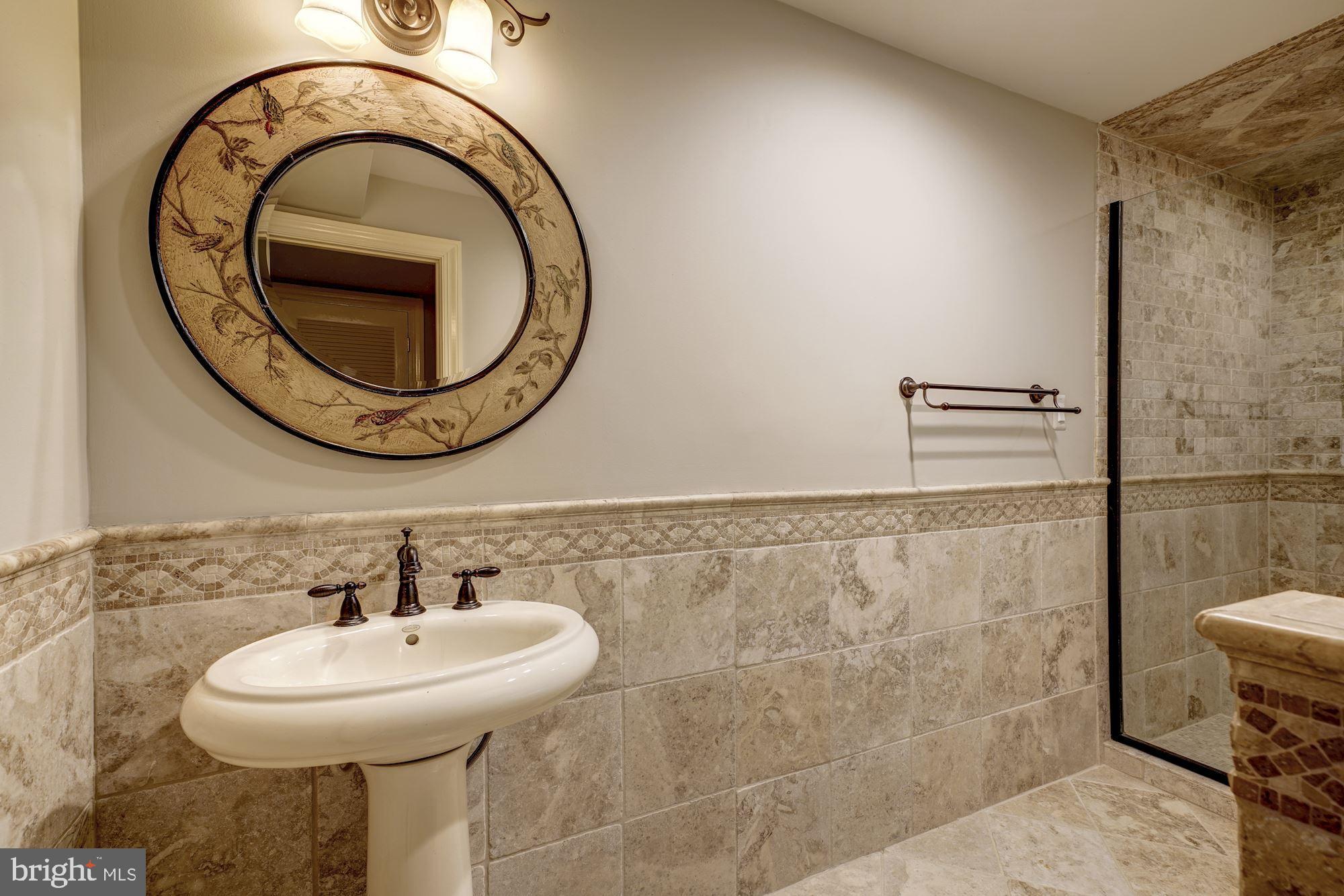 FALCON RIDGE - Residential