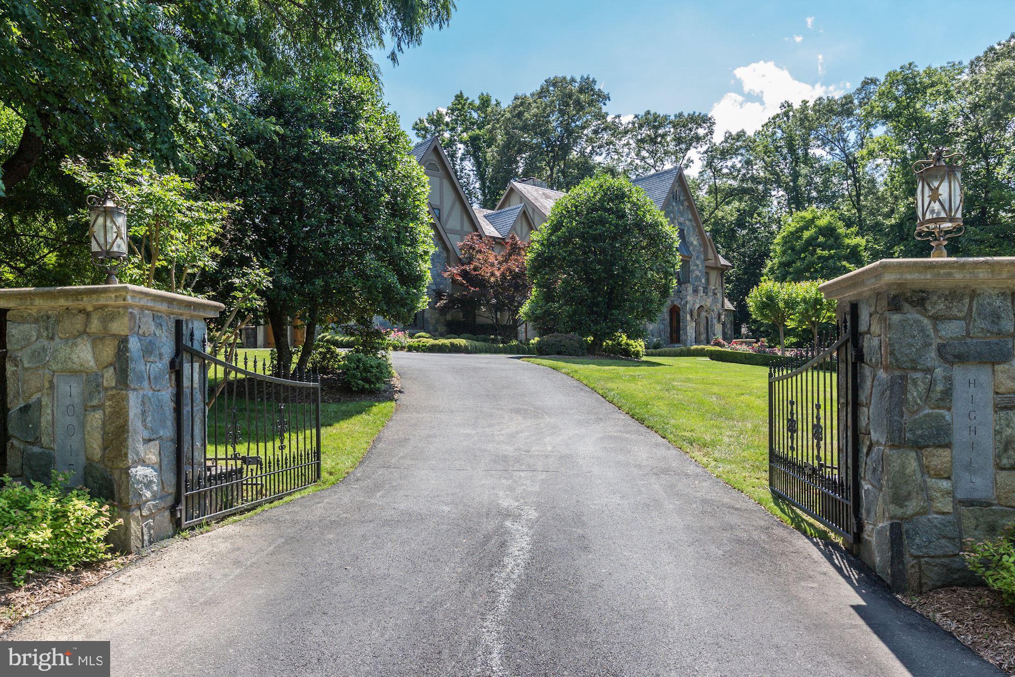 FALCON RIDGE - Residential