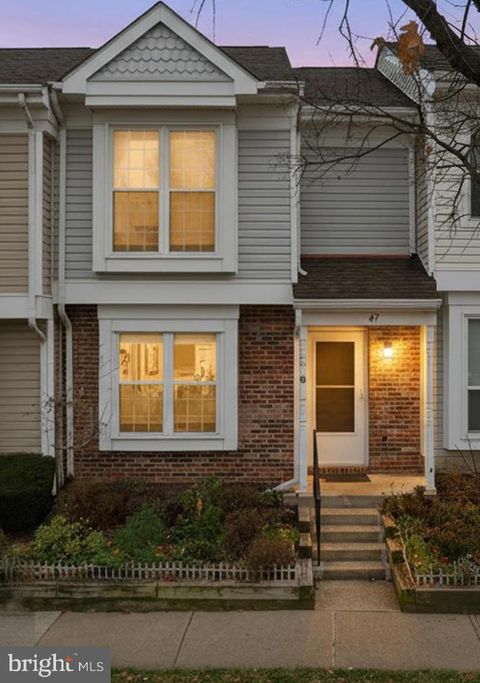 47 ESSEX SQUARE STERLING VA 20164