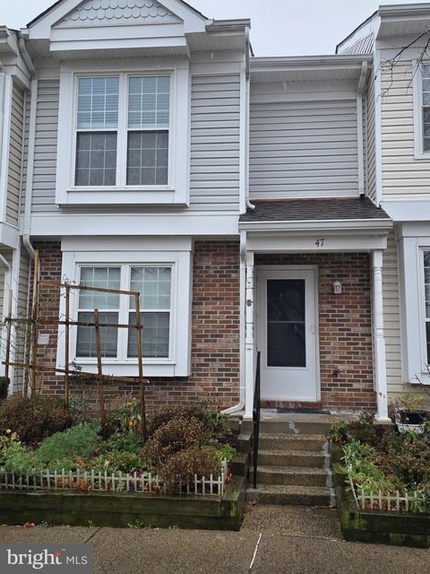 47 ESSEX SQUARE STERLING VA 20164