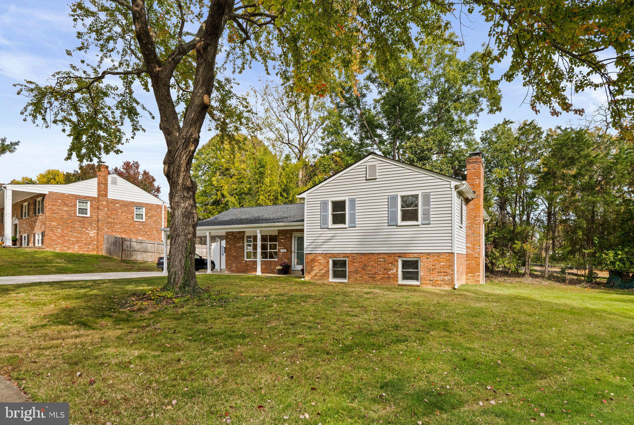 1607 MARY ELLEN COURT