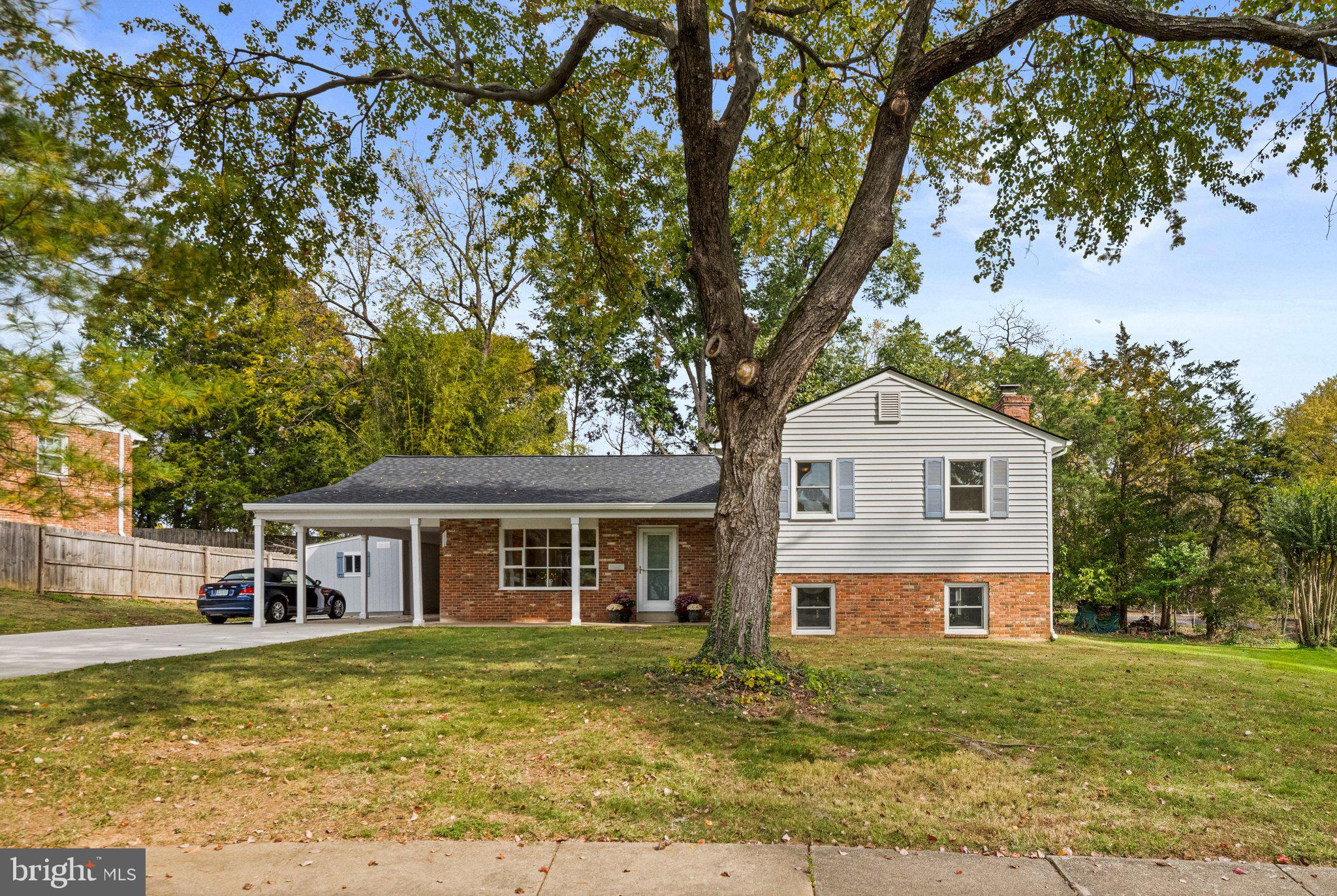 1607 MARY ELLEN COURT