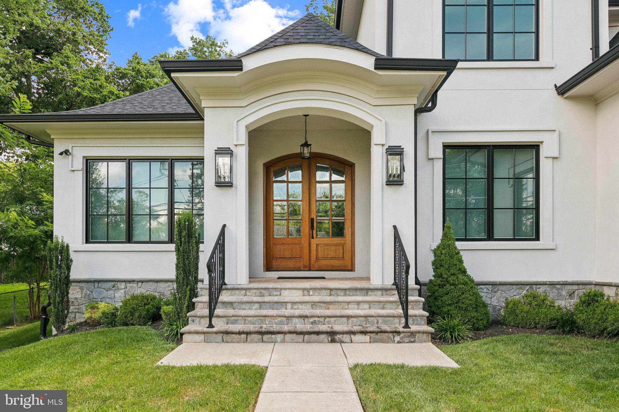 305 OLD COURTHOUSE ROAD NE