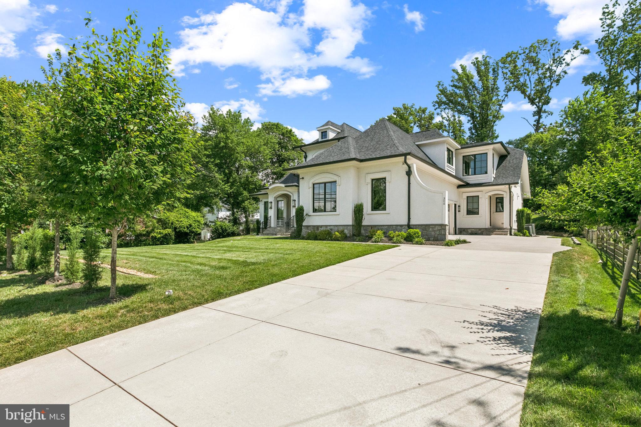 305 OLD COURTHOUSE ROAD NE