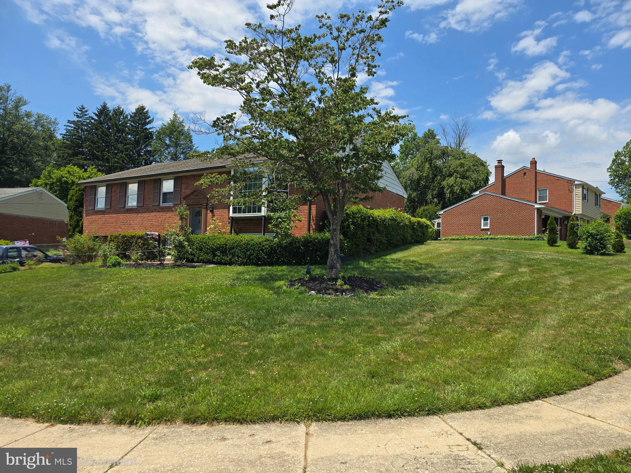 4899 JACKSON DRIVE