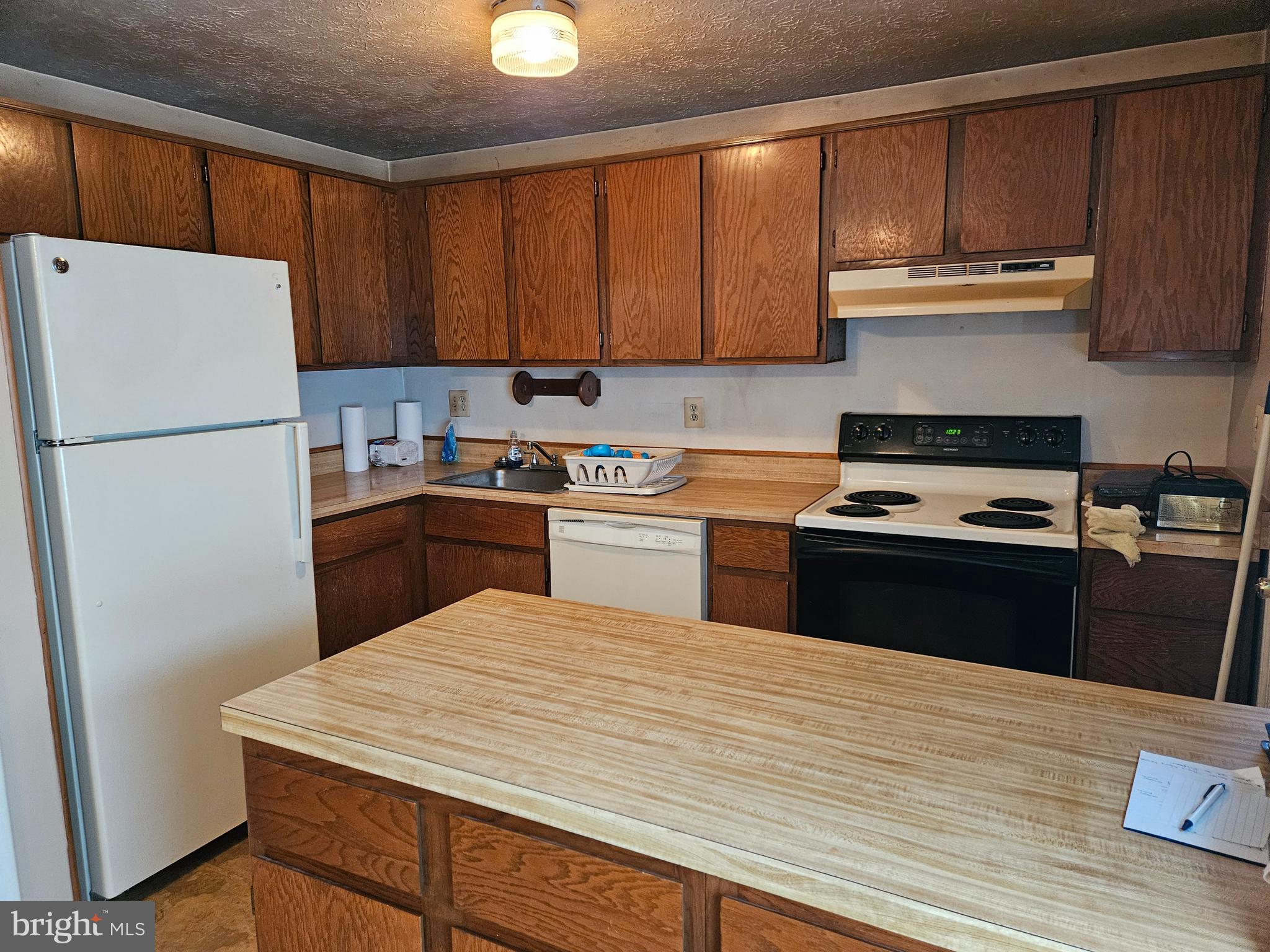 COLONY SQUARE - Residential