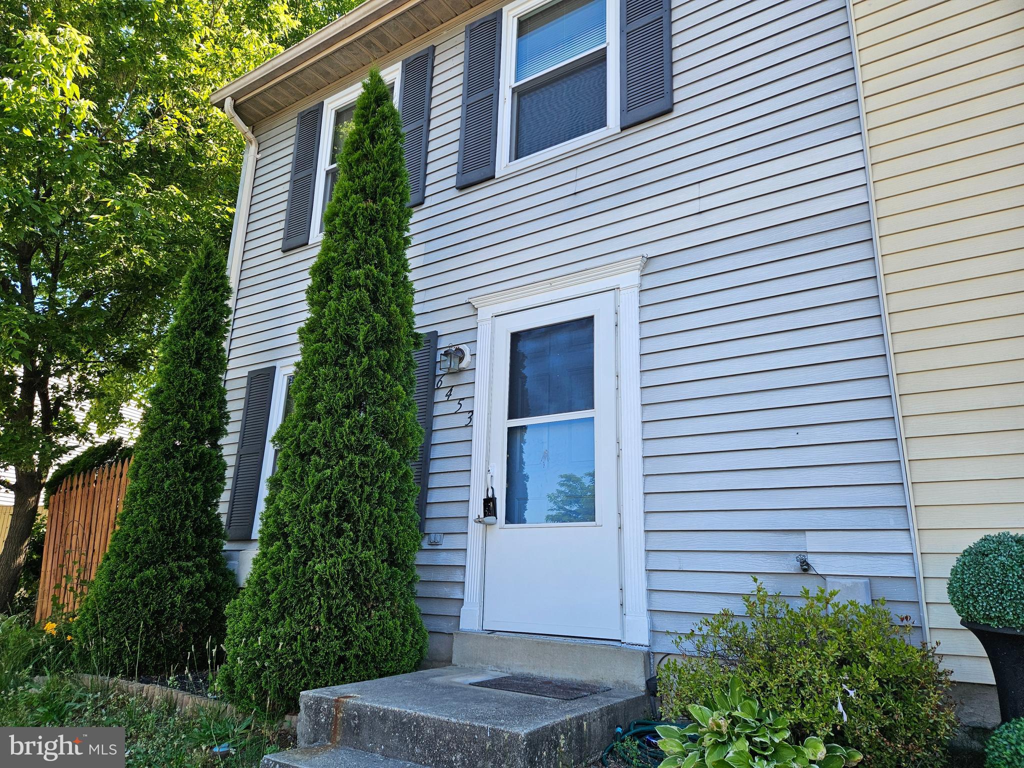 COLONY SQUARE - Residential