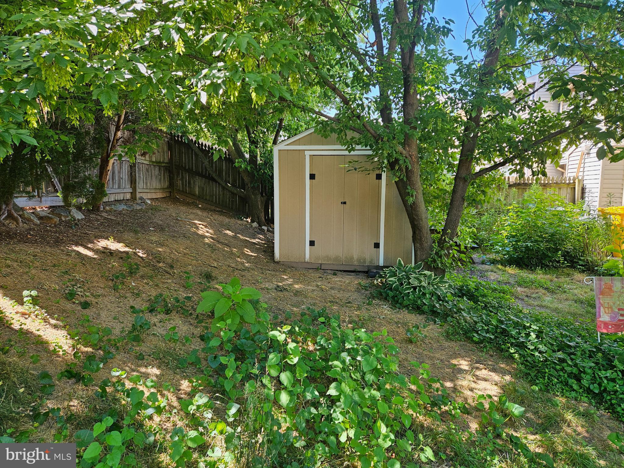 COLONY SQUARE - Residential