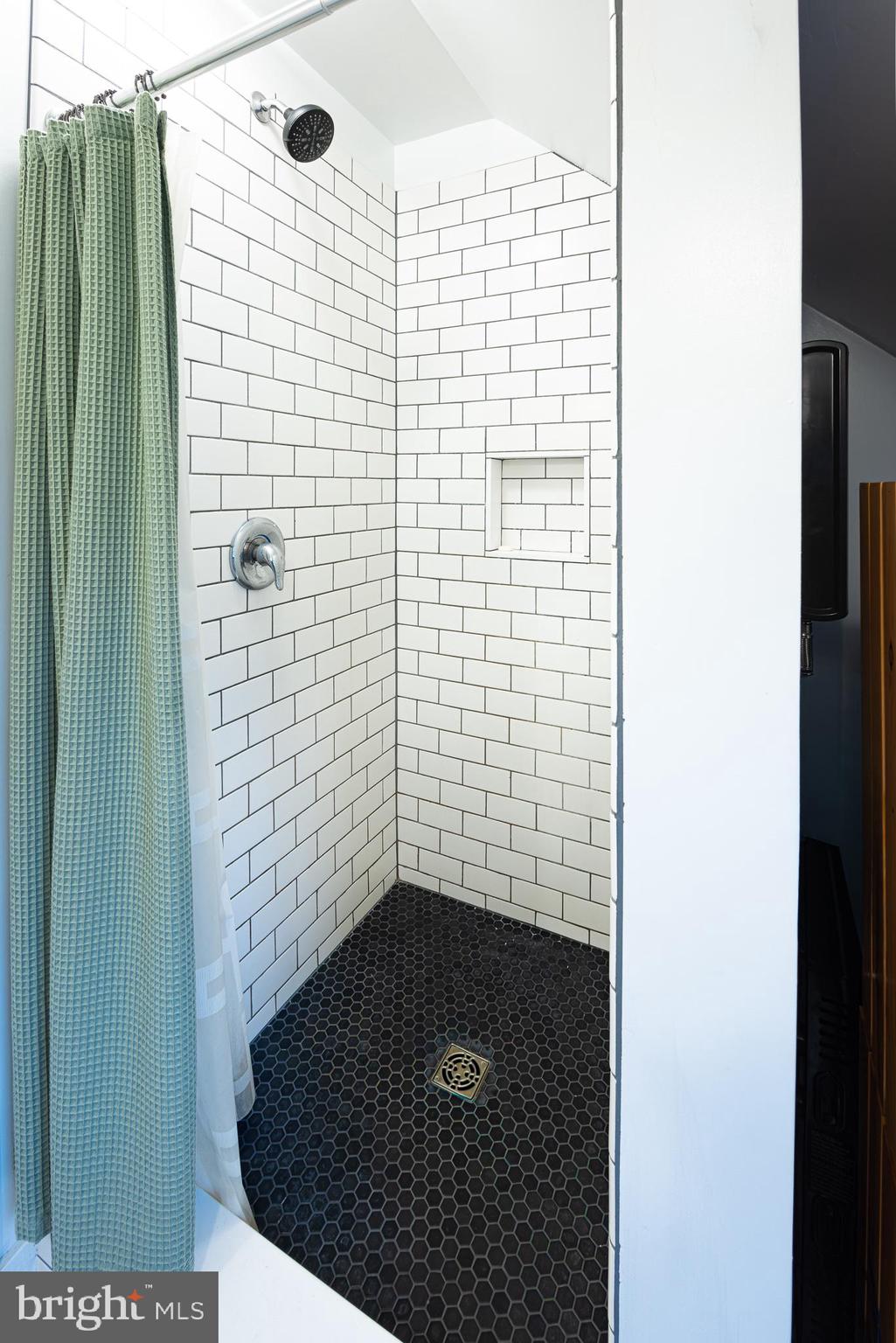 BACHELORS POINT - Residential