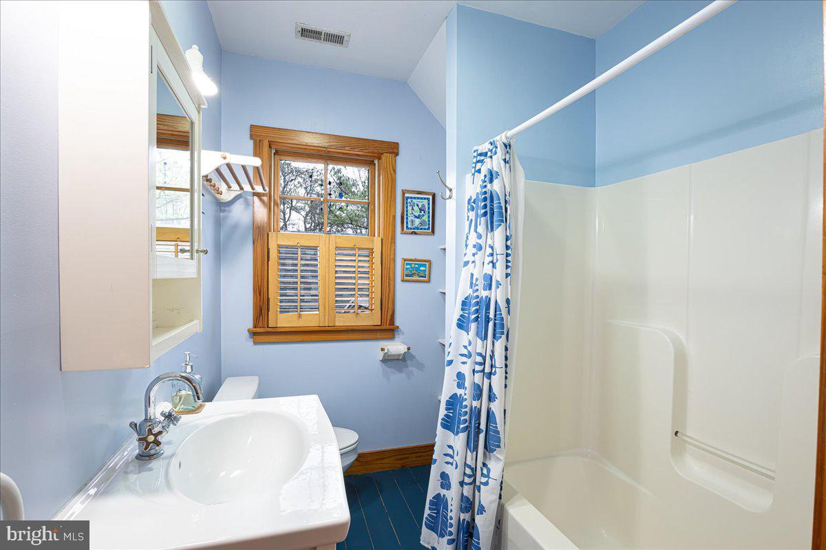 BACHELORS POINT - Residential