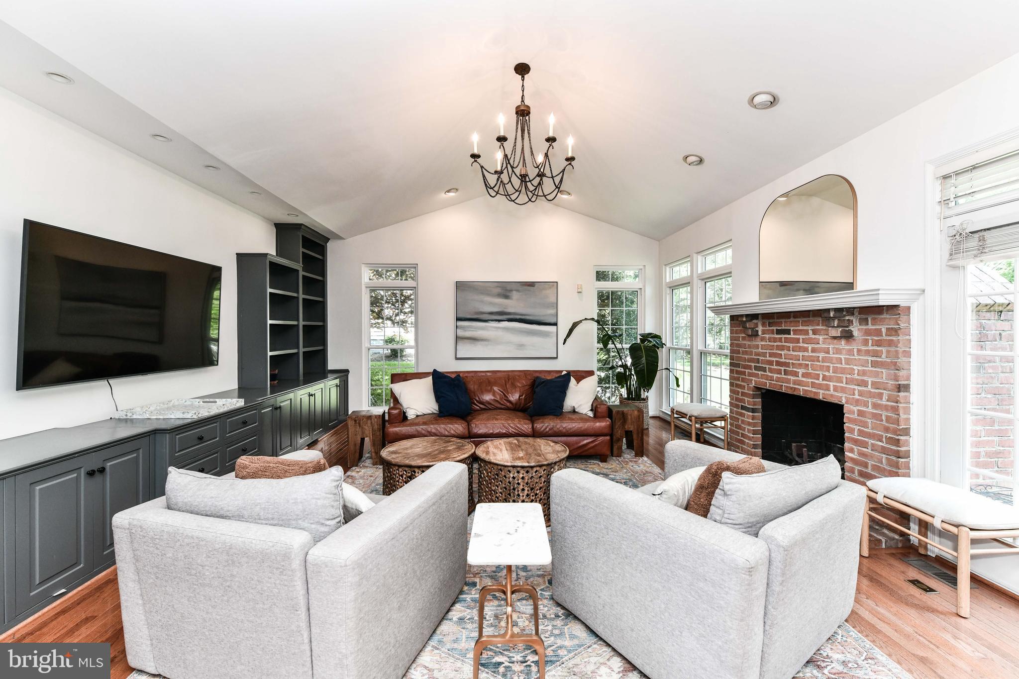 WOODLEA MANOR - Residential Lease