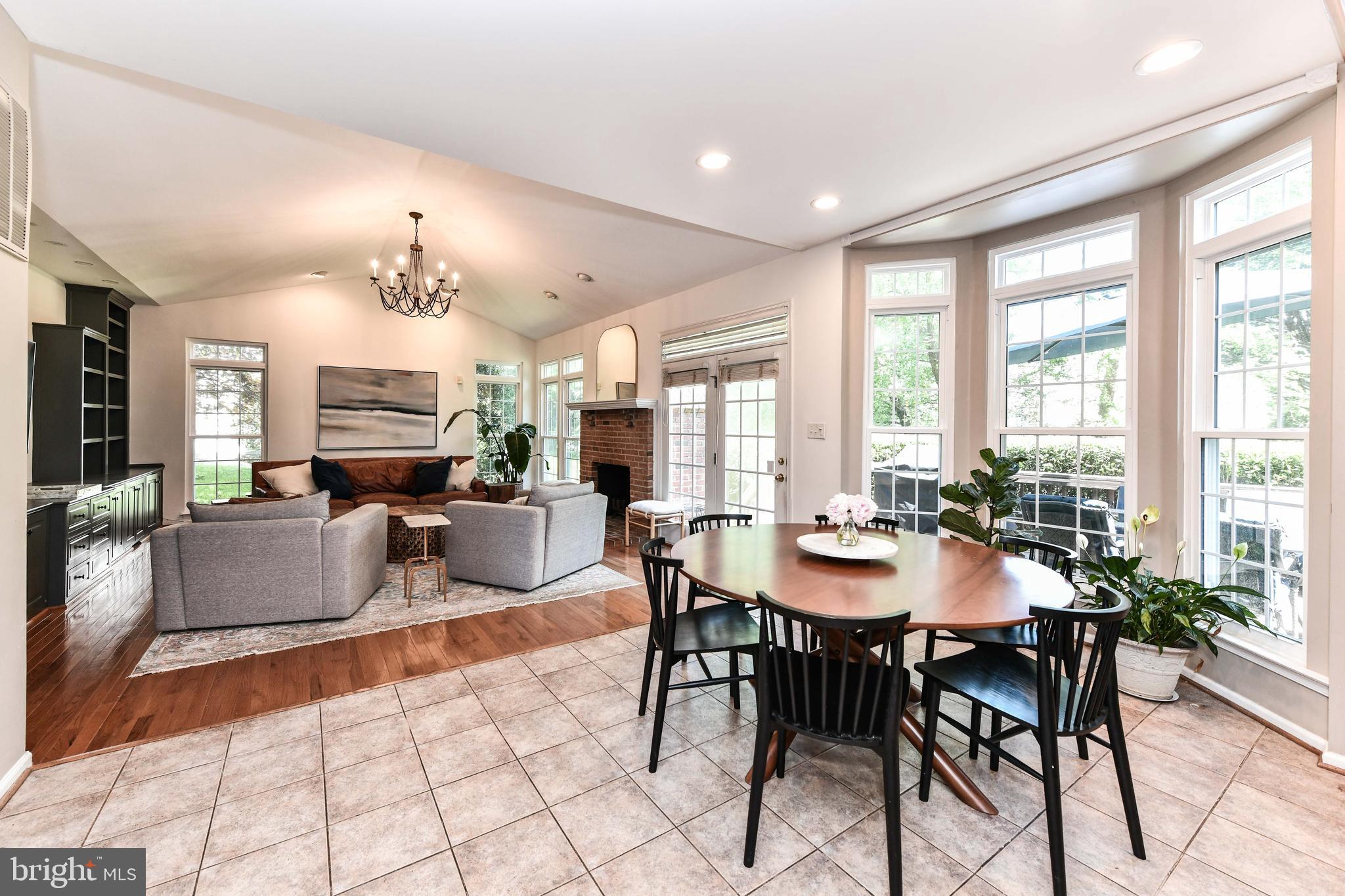 WOODLEA MANOR - Residential Lease