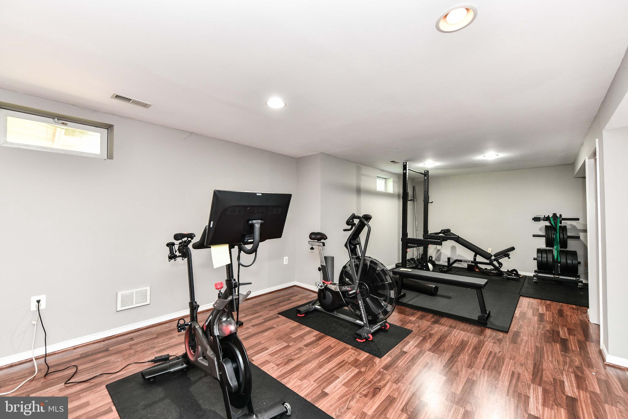 WOODLEA MANOR - Residential Lease