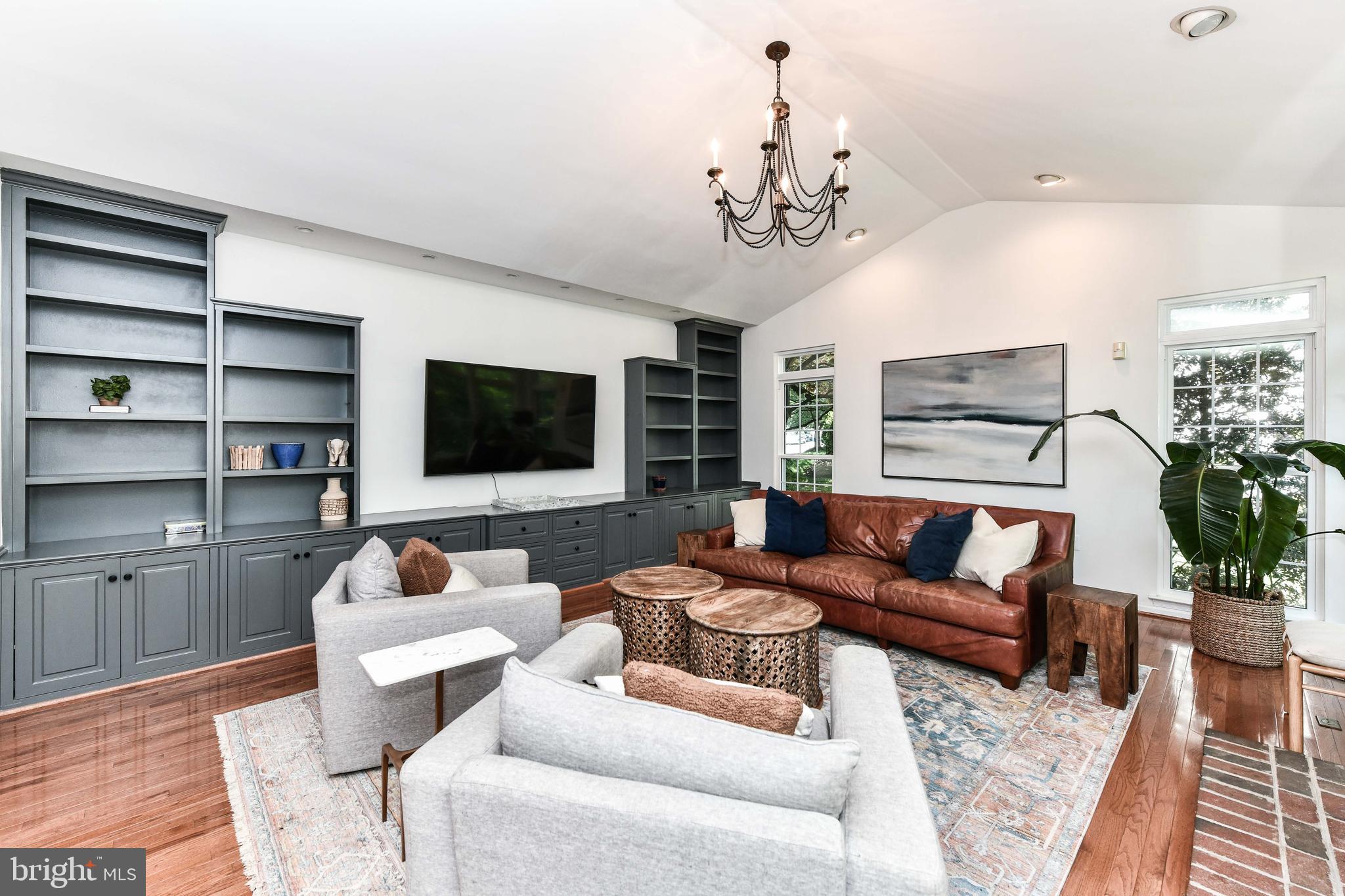 WOODLEA MANOR - Residential Lease