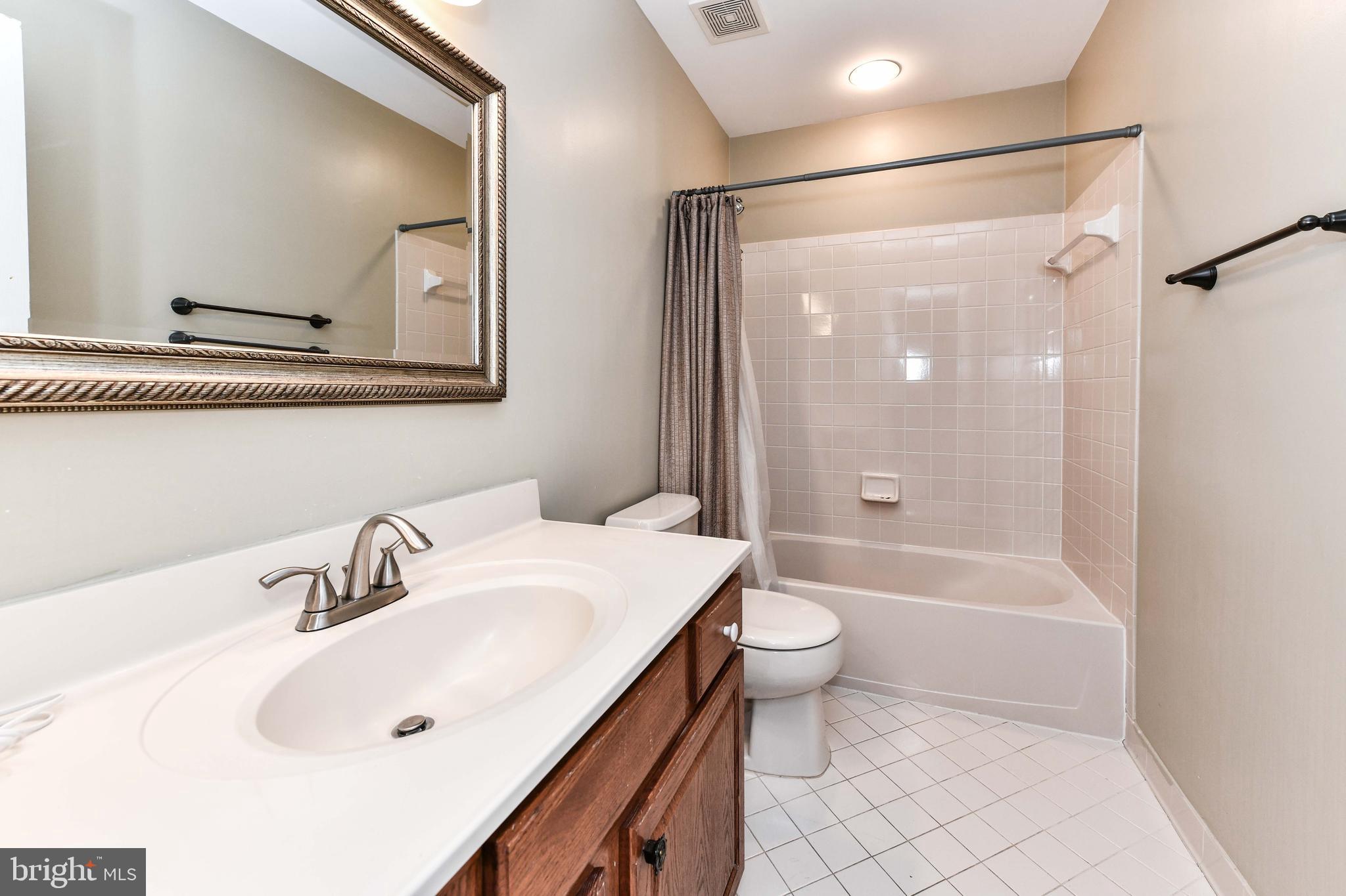 WOODLEA MANOR - Residential Lease