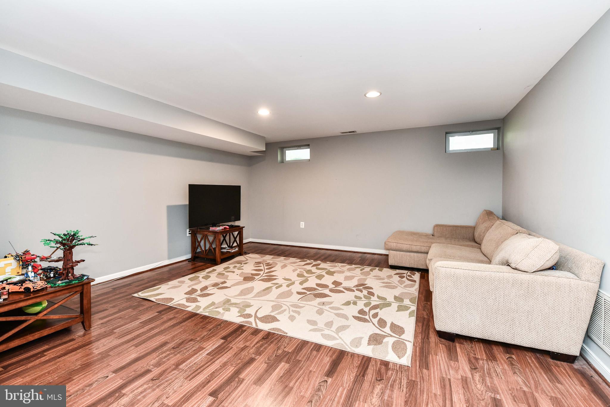 WOODLEA MANOR - Residential Lease