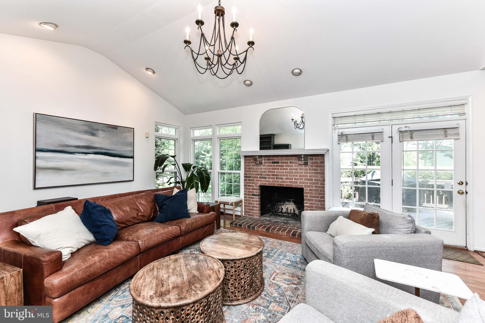 WOODLEA MANOR - Residential Lease