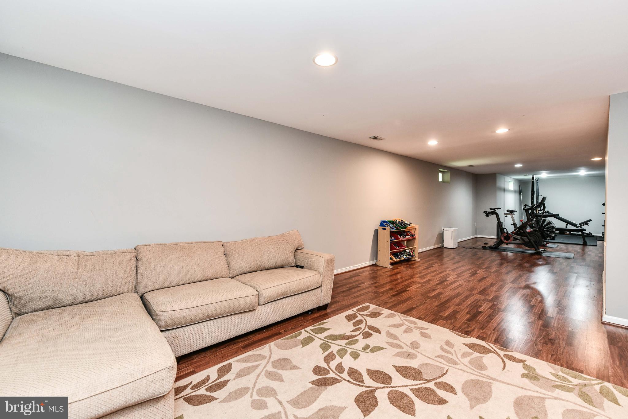 WOODLEA MANOR - Residential Lease