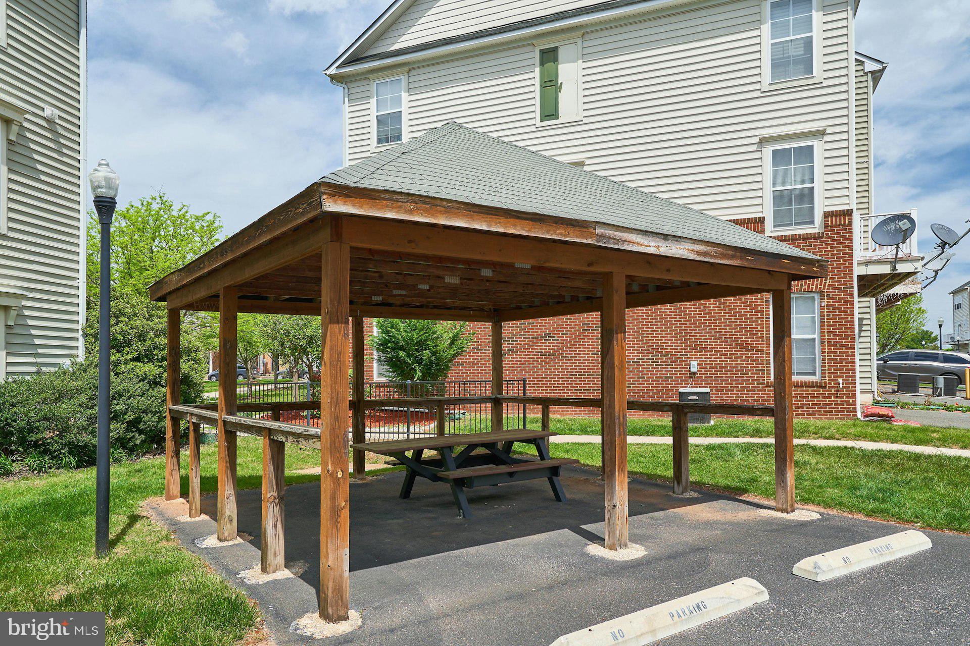 THE TOWNES AT VILLAGE PLACE - Residential Lease