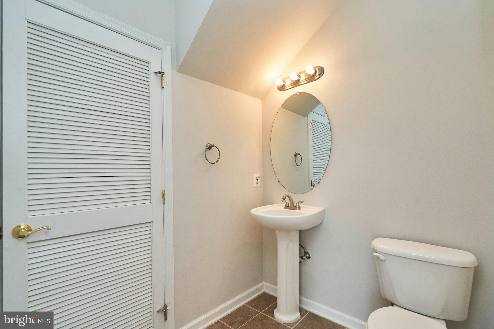 THE TOWNES AT VILLAGE PLACE - Residential Lease