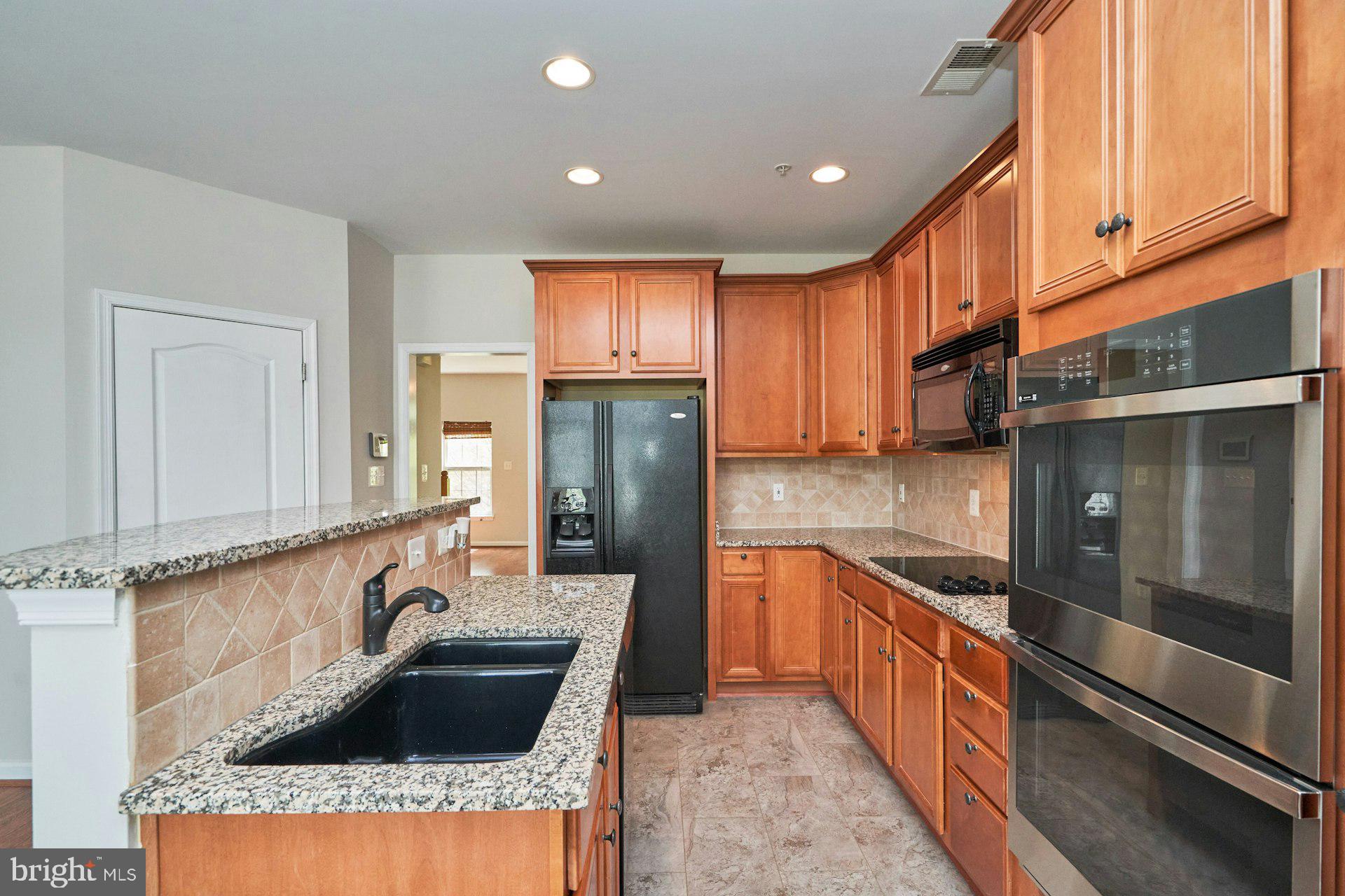 THE TOWNES AT VILLAGE PLACE - Residential Lease