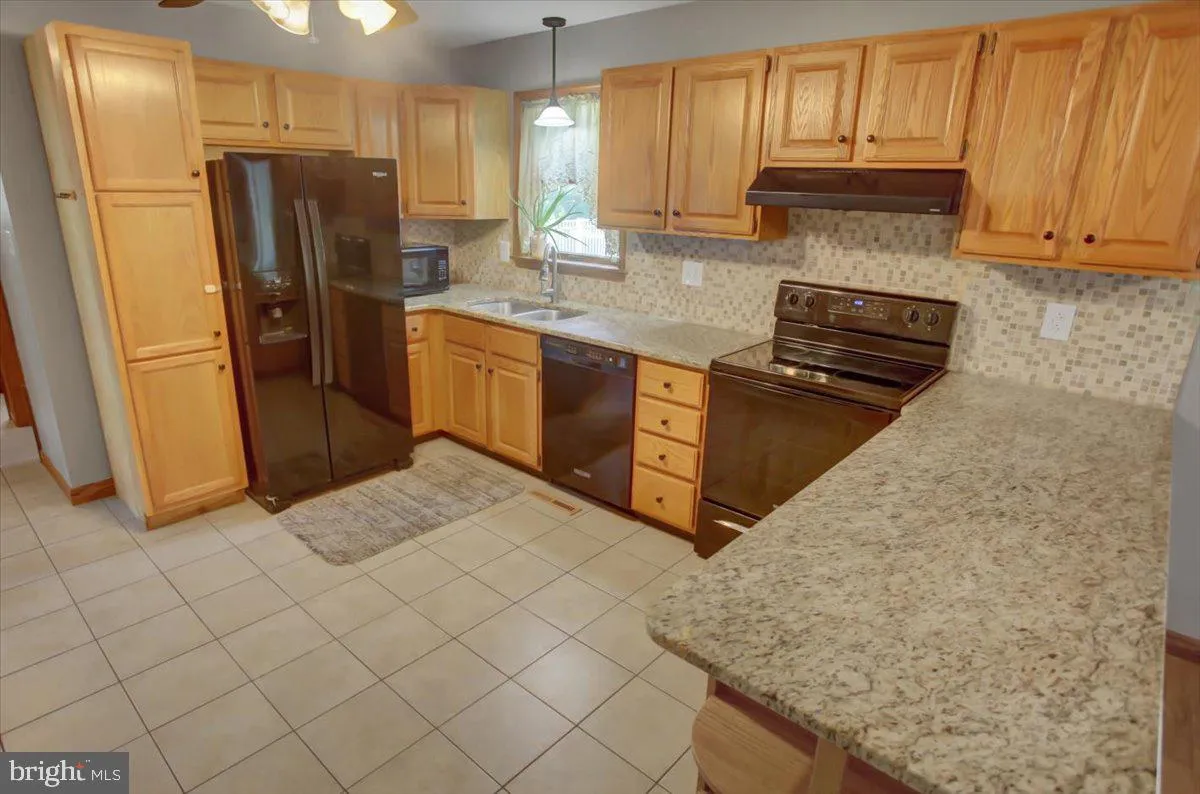 Chambersburg, Pennsylvania 17201, United States, 3 Bedrooms Bedrooms, ,2 BathroomsBathrooms,Residential,Coming Soon,175058