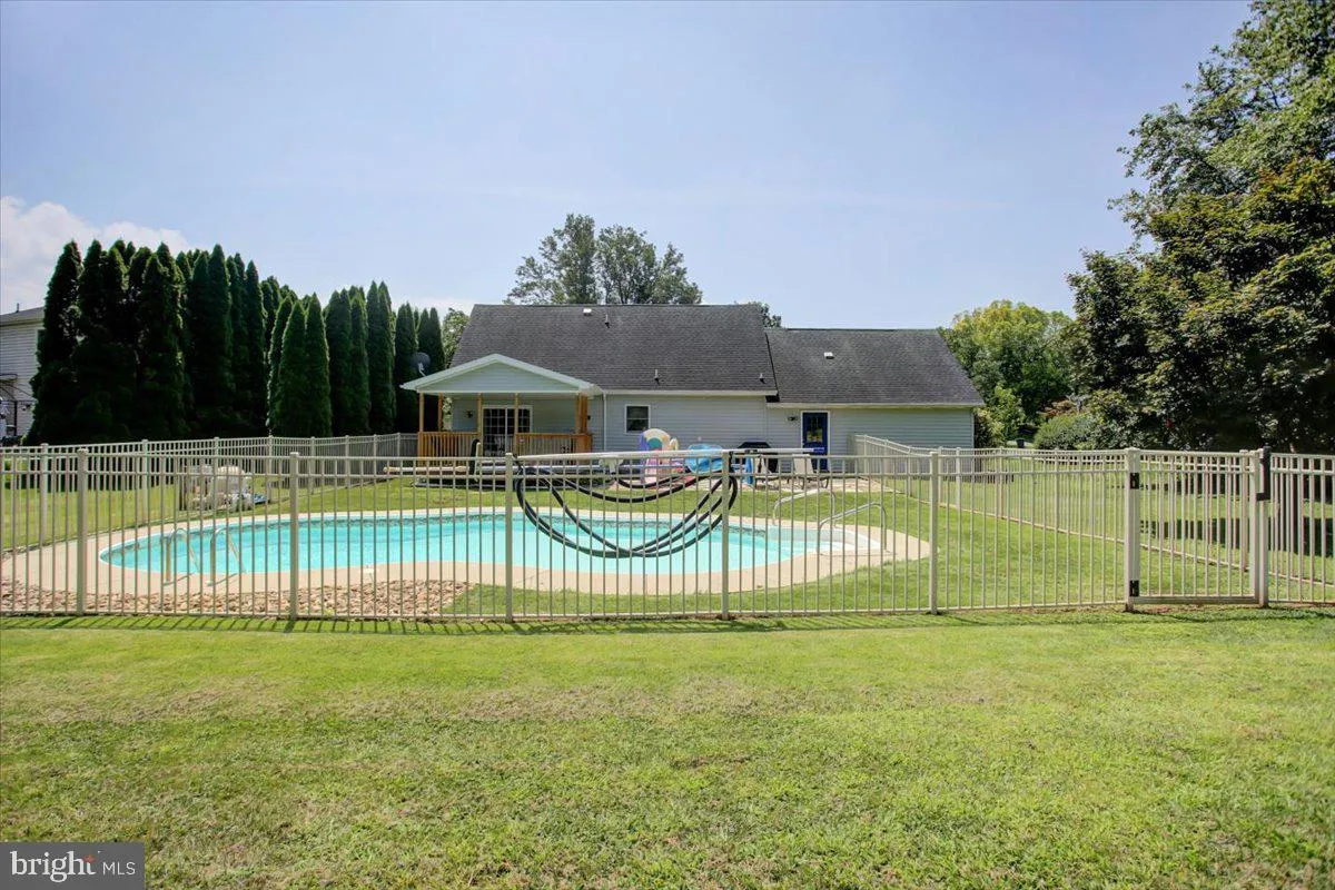 Chambersburg, Pennsylvania 17201, United States, 3 Bedrooms Bedrooms, ,2 BathroomsBathrooms,Residential,Coming Soon,175058