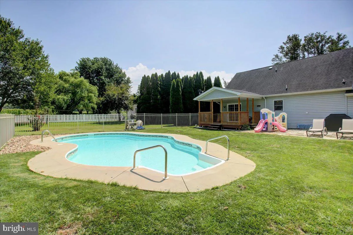 Chambersburg, Pennsylvania 17201, United States, 3 Bedrooms Bedrooms, ,2 BathroomsBathrooms,Residential,Coming Soon,175058