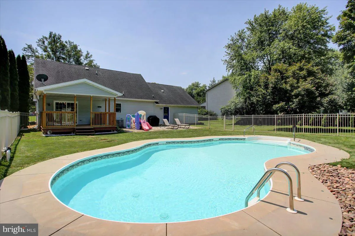 Chambersburg, Pennsylvania 17201, United States, 3 Bedrooms Bedrooms, ,2 BathroomsBathrooms,Residential,Coming Soon,175058