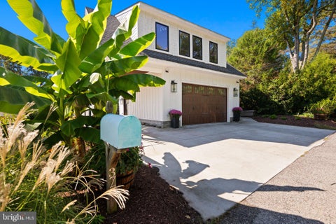 Photo of 377 Valley Stream Road, SEVERNA PARK, MD 21146 (MLS # MDAA2158546)