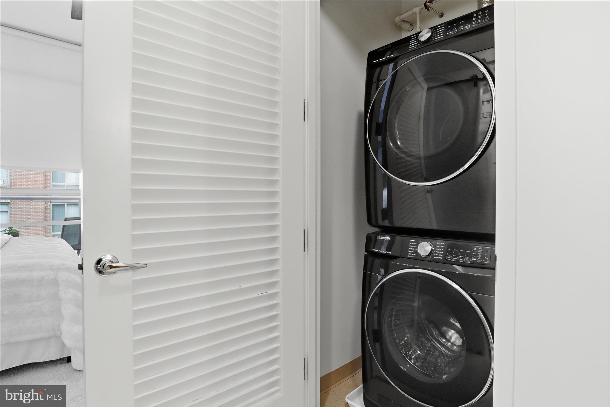 MIDTOWN AT RESTON TOWN CENTER - Residential