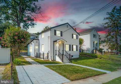 Photo of 5105 11th Street S, ARLINGTON, VA 22204 (MLS # VAAR2069754)