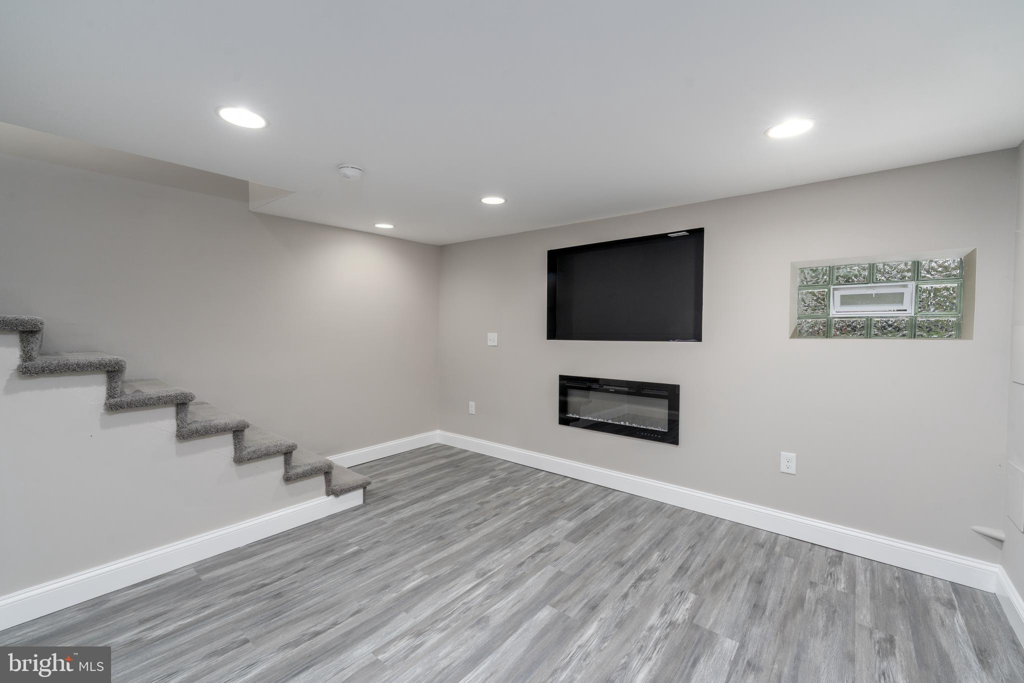 WAVERLY - Residential