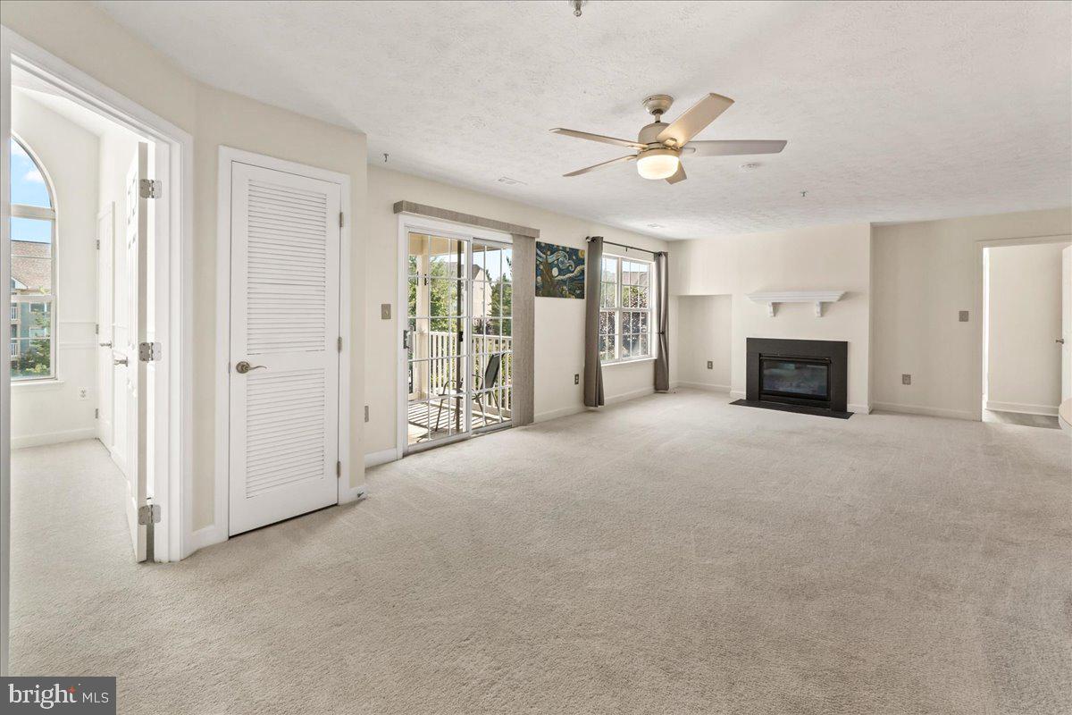 SPRING RIDGE - Residential