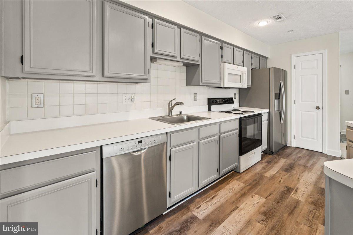 SPRING RIDGE - Residential