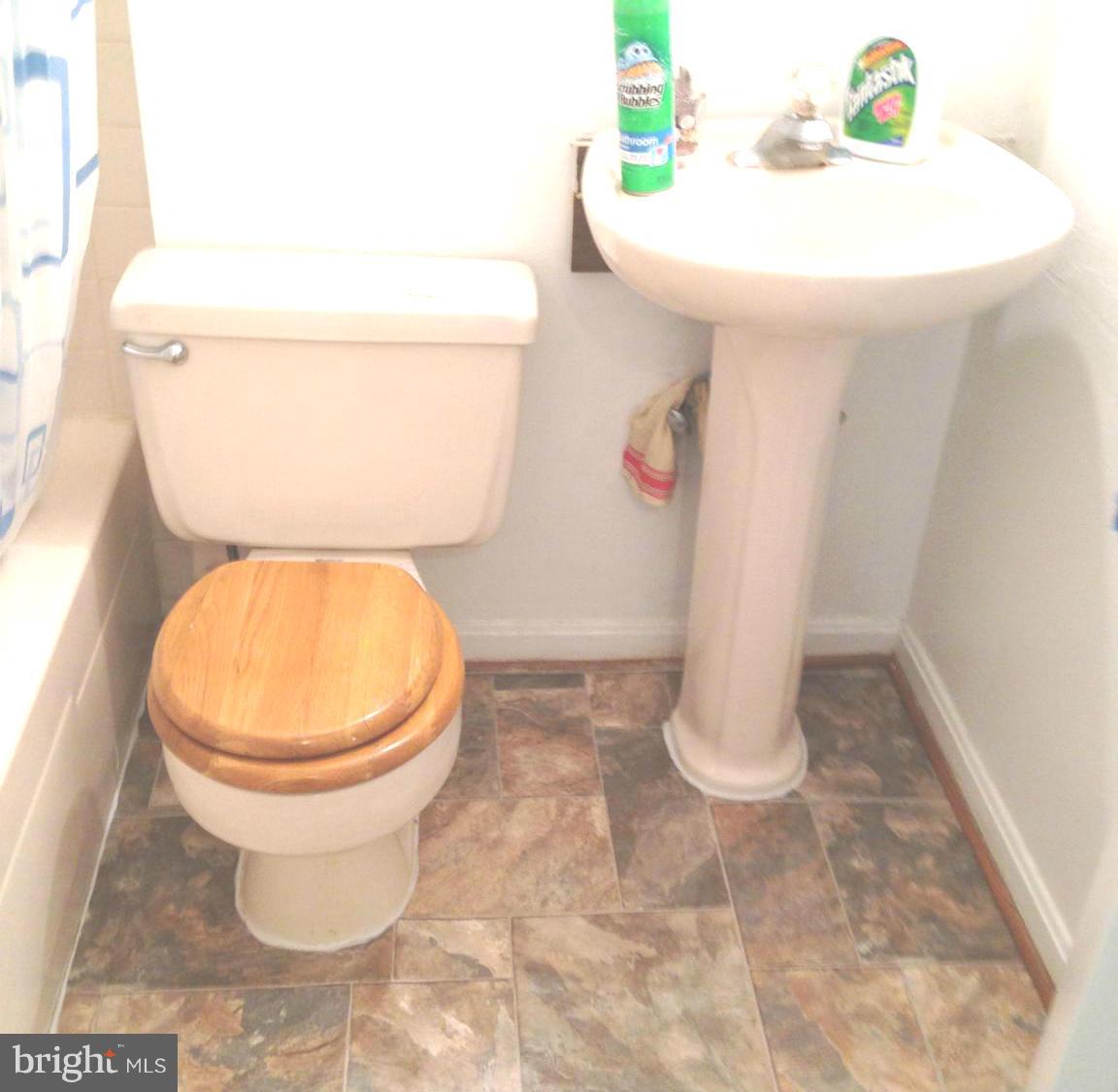 TERRACE TOWNE HOMES OF GUNSTON - Residential Lease