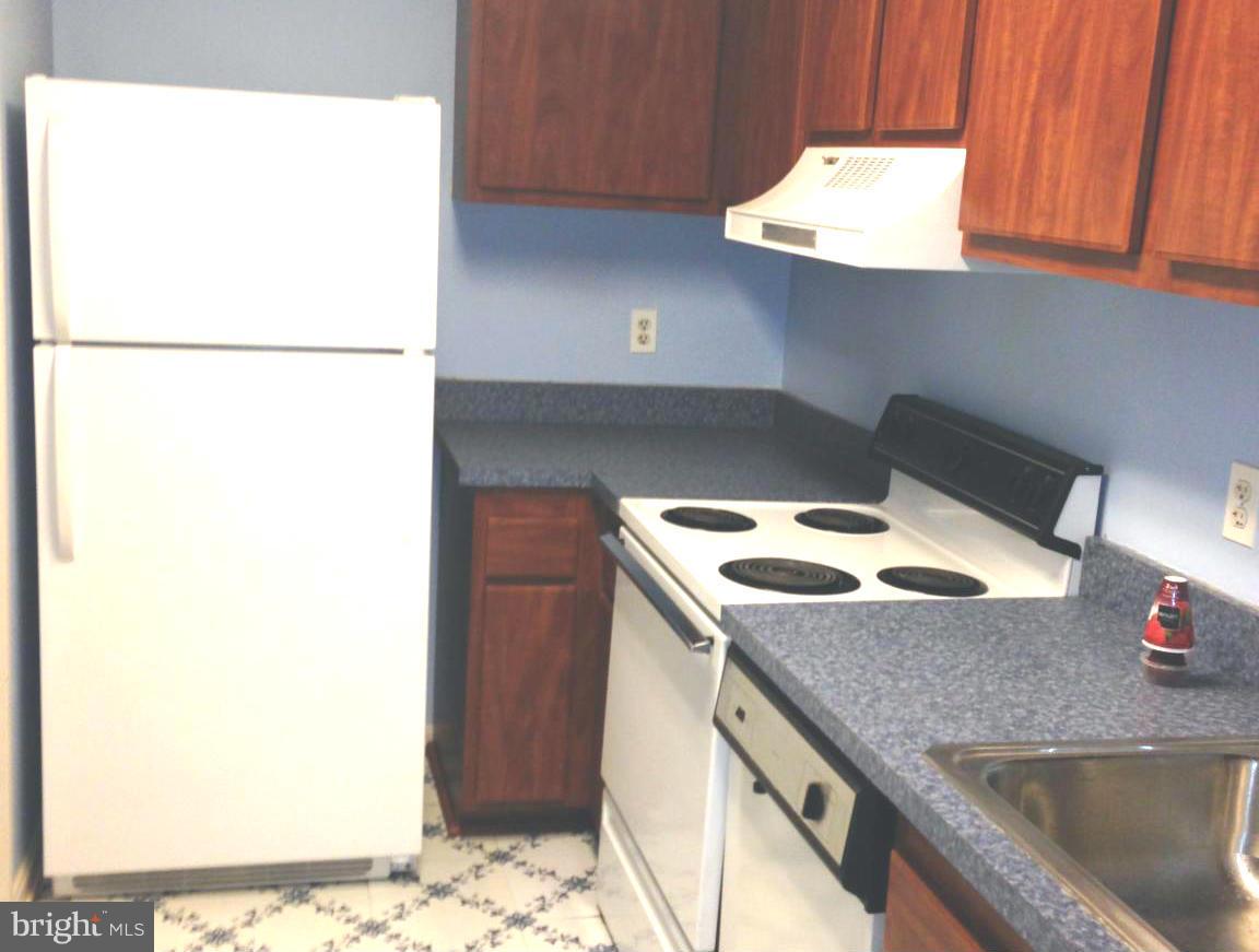 TERRACE TOWNE HOMES OF GUNSTON - Residential Lease