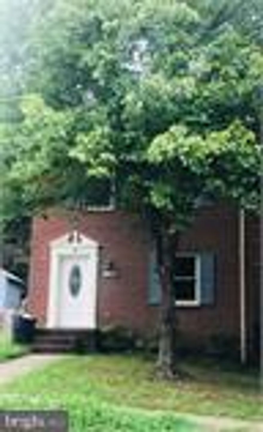 This 2 level end unit brick Townhome features 2 Master Suites each with private bathrooms, new flooring, new appliances, freshly painted and much more.  Must see to believe!  Conveniently located close to schools, shopping and commuter routes.Pets are considered on a case by case basis. *Olde Greenwich Community Background Check Required. Separate fees apply